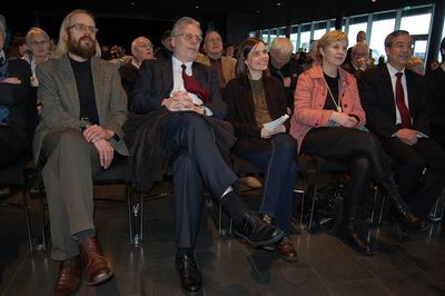 ttarr Propp (member of city council of Reykjavik), Ogmundur Jonasson (minister of internal affairs), Katrn Jakobsson (minister of education), Sigrur Ingibjrg Ingadttir (parlament member) and Su Ge (ambassador of China)