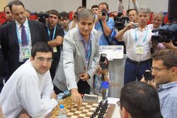 Fyrsti leikurinn leikinn fyrir Kramnik gegn Aronian