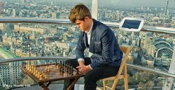 Magnus Carlsen skjum ofar