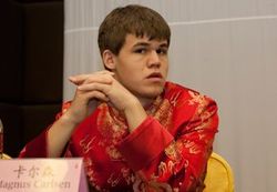 Magnus Carlsen að tafli í Nanjing